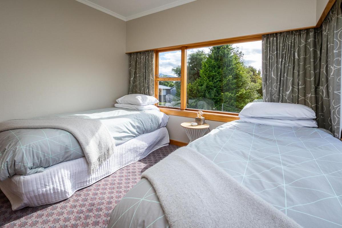 Grand View - Te Anau Holiday Home 외부 사진